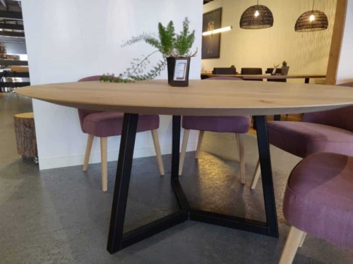 Ronde eettafel met schuine rand