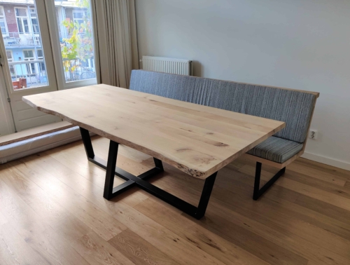 Natuurlijke eettafel