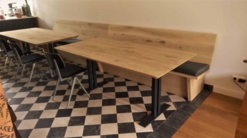 Restaurant tafel met verticale poten