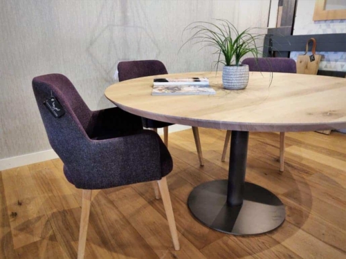 Ronde eettafel met facet